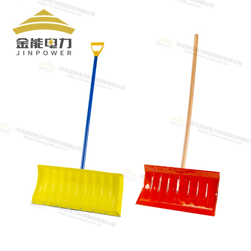 復(fù)合PE/鐵質(zhì)雙材質(zhì)推雪板加強(qiáng)筋設(shè)計